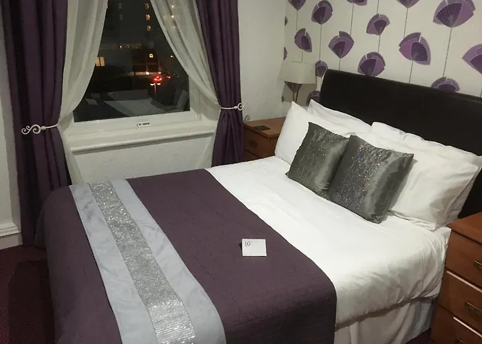 Benson Hotel - Small Families & Couples Only Blackpool